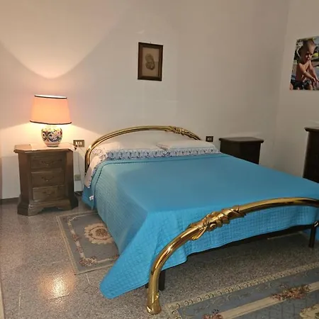 Nonna Miry Semesterbostad